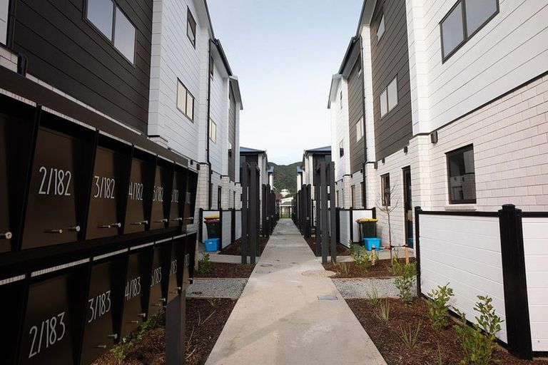 Photo of property in 2/182 Cambridge Terrace, Fairfield, Lower Hutt, 5011