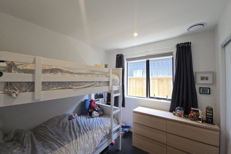 Photo of property in 16 Barn Road, Jacks Point, 9371