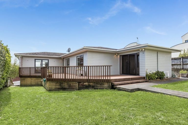 Photo of property in 5 The Top Gallant, Whitby, Porirua, 5024