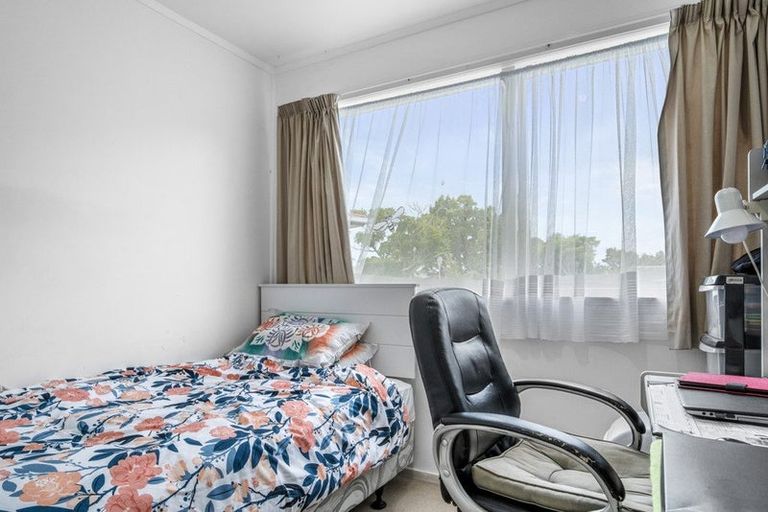 Photo of property in 66 Universal Drive, Henderson, Auckland, 0610