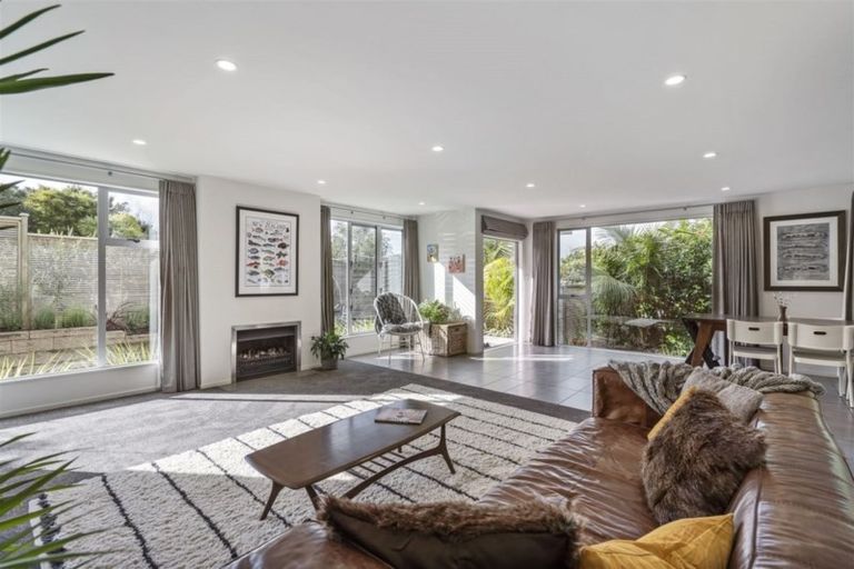 Photo of property in 19a Peter Terrace, Castor Bay, Auckland, 0620