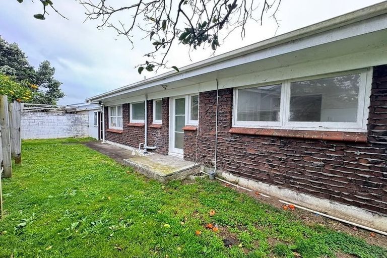 Photo of property in 2/12 Booker Place, Weymouth, Auckland, 2103