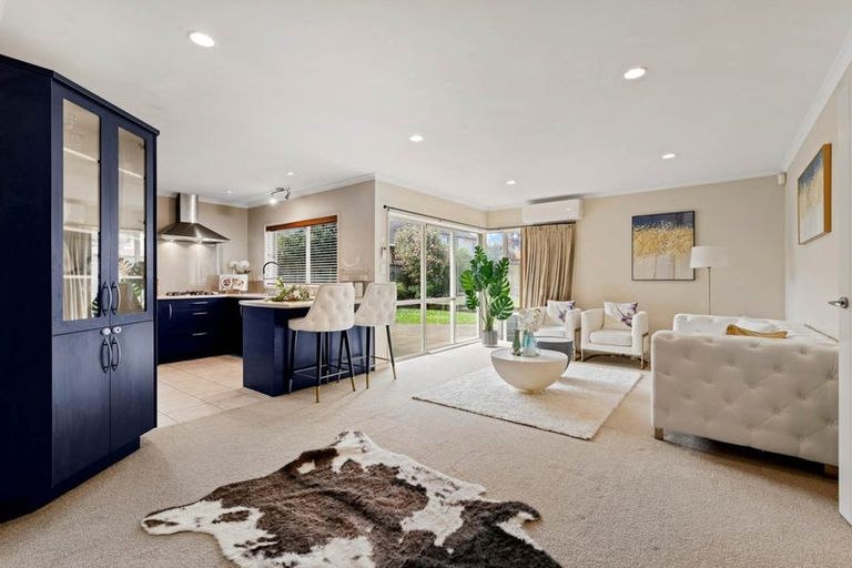 Photo of property in 3 Borthwick Close, Flat Bush, Auckland, 2016