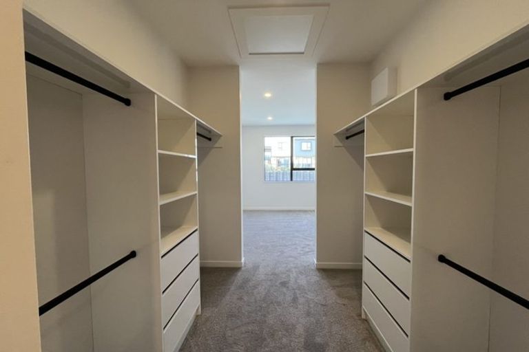Photo of property in 11 Puihi Crescent, Massey, 0614