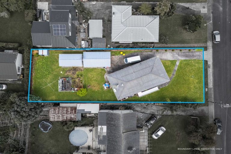 Photo of property in 39 Coniston Avenue, Te Atatu South, Auckland, 0610