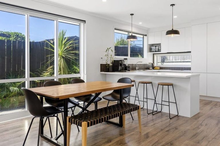 Photo of property in 33 Denny Hulme Drive, Mount Maunganui, 3116