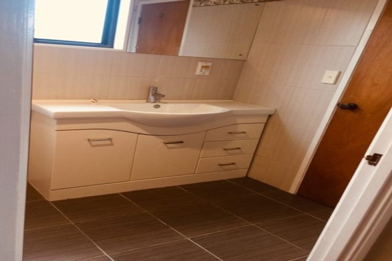 Photo of property in 2/14 Chip Grove, Sunnyhills, Auckland, 2010