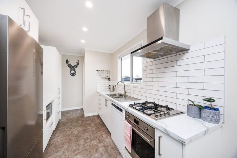 Photo of property in 71 Lockhart Avenue, Milson, Palmerston North, 4414