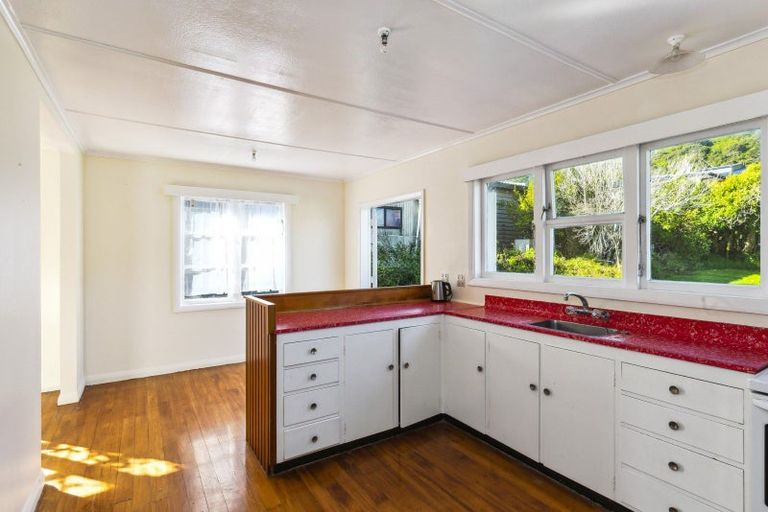 Photo of property in 11 Winara Avenue, Waikanae, 5036