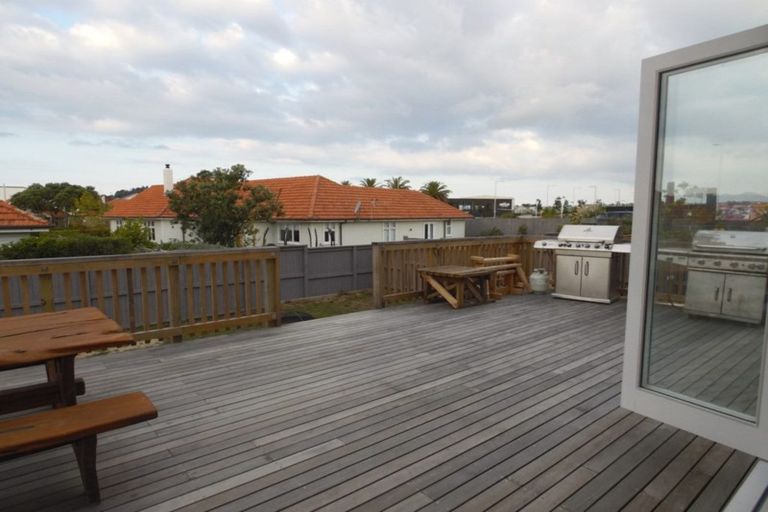 Photo of property in 3 Cochrane Road, Hobsonville, Auckland, 0616