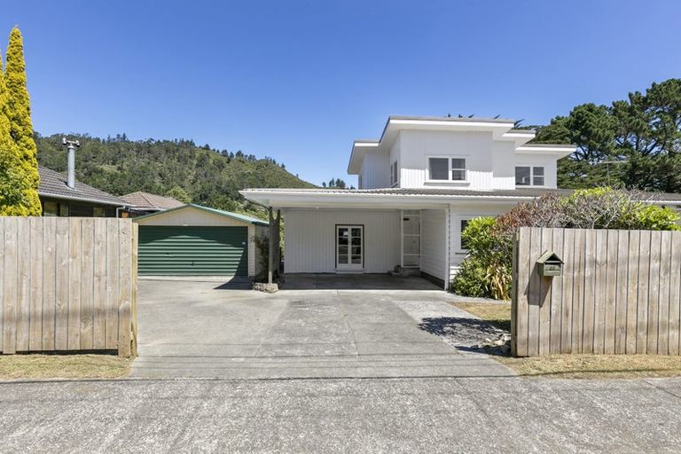 Photo of property in 46 Moores Valley Road, Wainuiomata, Lower Hutt, 5014