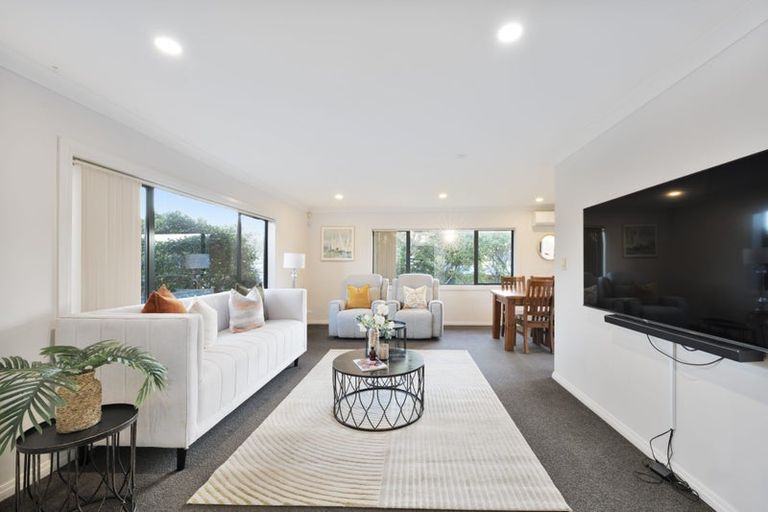 Photo of property in 51 Semillon Avenue, Henderson, Auckland, 0612