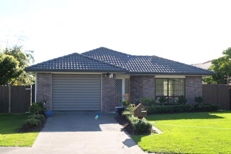 Photo of property in 6 Putter Place, Golflands, Auckland, 2013