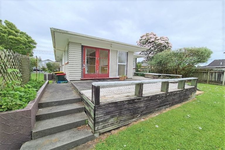 Photo of property in 64 Brois Street, Frankleigh Park, New Plymouth, 4310