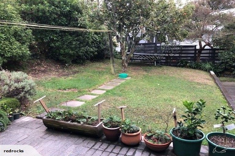 Photo of property in 8 Winston Street, Crofton Downs, Wellington, 6035