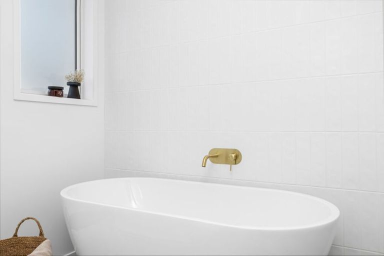 Photo of property in 56 Stott Avenue, Birkdale, Auckland, 0626