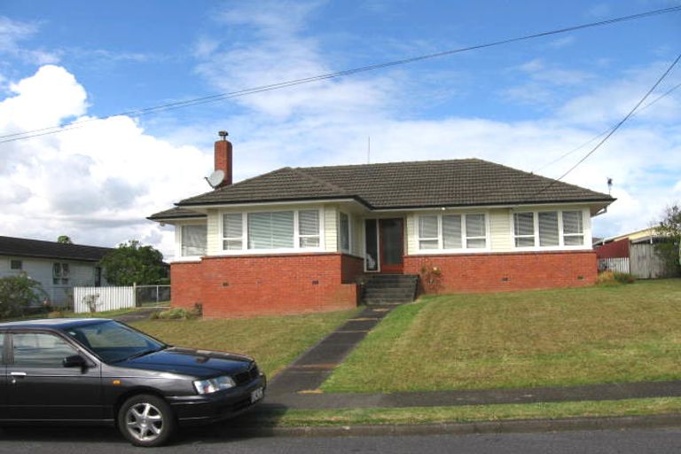 Photo of property in 4 Boler Place, New Lynn, Auckland, 0600