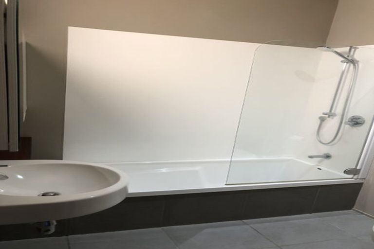 Photo of property in 16/2 Onslow Road, Khandallah, Wellington, 6035