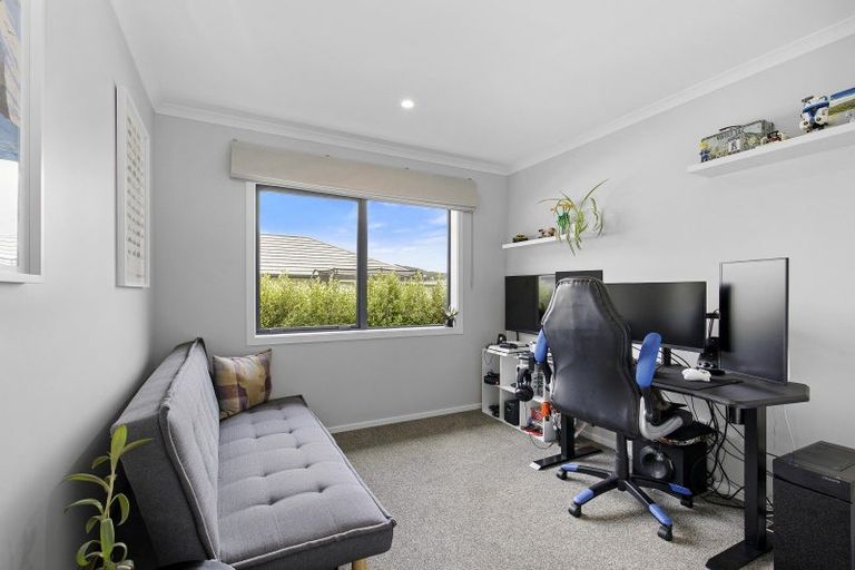 Photo of property in 6 Te Ara O Roimata, Wainuiomata, Lower Hutt, 5014