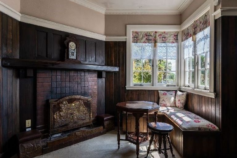 Photo of property in 475 Glenfield Road, Glenfield, Auckland, 0629