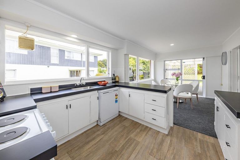 Photo of property in 41 Lawrence Crescent, Hillpark, Auckland, 2102