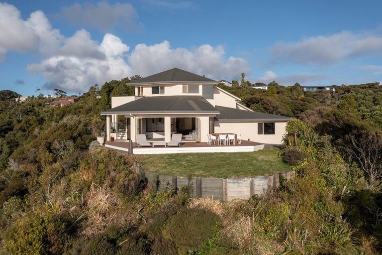 Photo of property in 43a Te Ahuahu Road, Piha, New Lynn, 0772