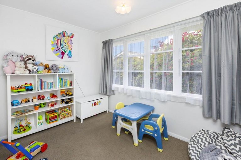 Photo of property in 77 Raukawa Street, Stokes Valley, Lower Hutt, 5019