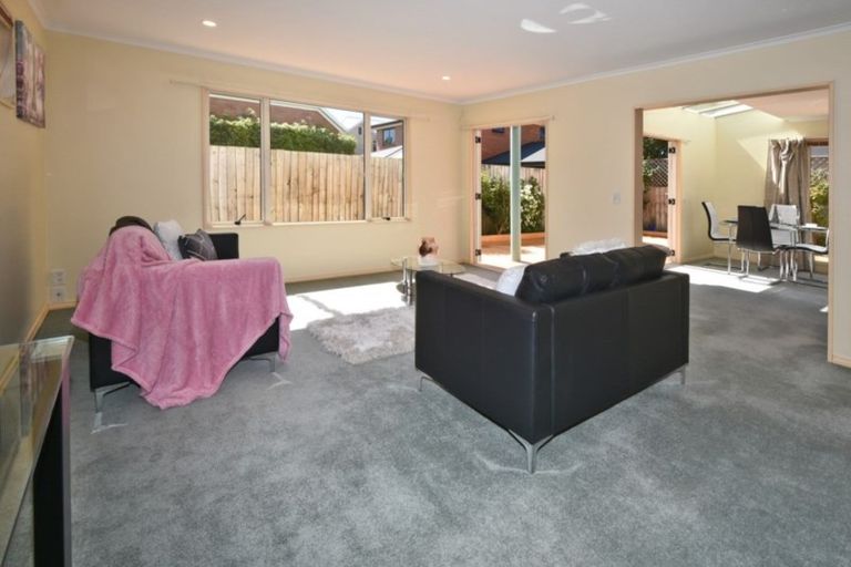 Photo of property in 2/97 Clyde Road, Ilam, Christchurch, 8041
