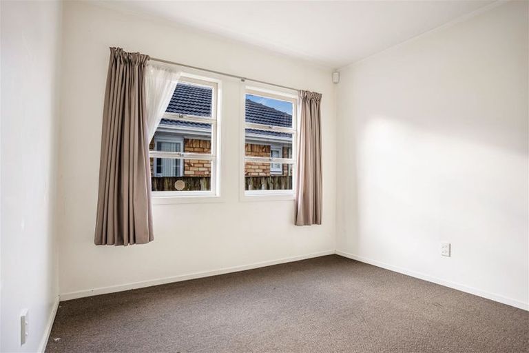 Photo of property in 20 Wilsher Crescent, Henderson, Auckland, 0612