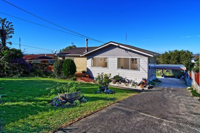 Photo of property in 28a Waimumu Road, Massey, Auckland, 0614