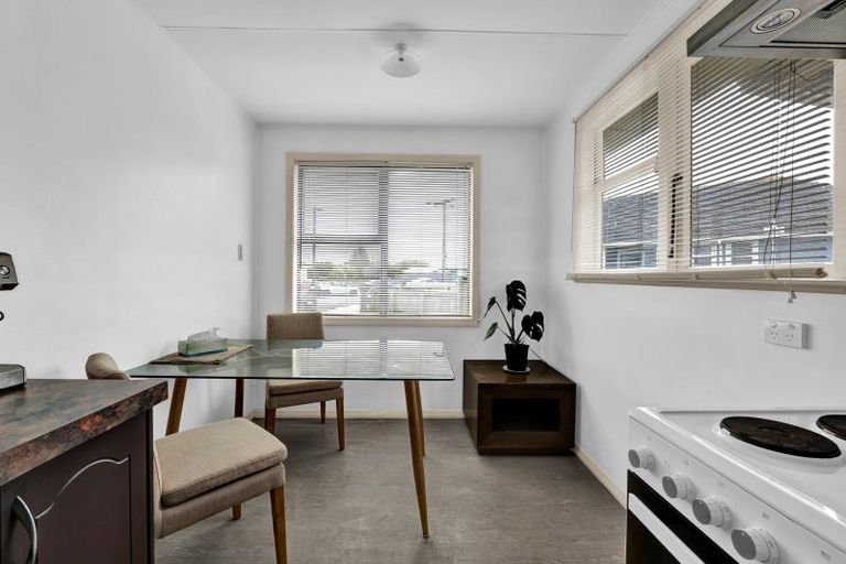 Photo of property in 3 Sutton Place, Hawera, 4610