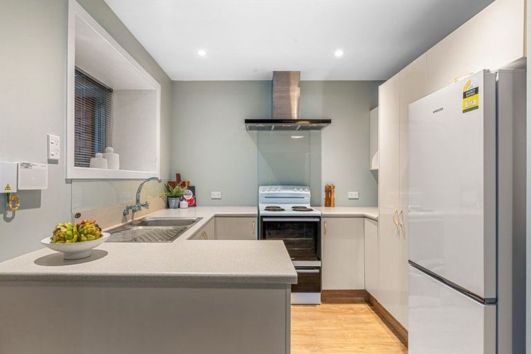 Photo of property in 2/126 Opawa Road, Opawa, Christchurch, 8023