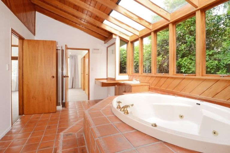 Photo of property in 76 Beach Road, Castor Bay, Auckland, 0620