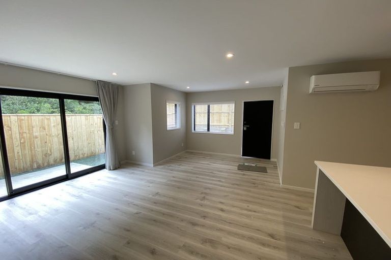 Photo of property in 8 Tagish Way, Orewa, 0931