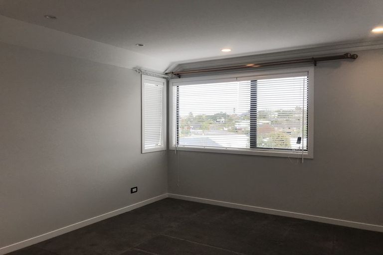 Photo of property in 15a Wendover Road, Glendowie, Auckland, 1071