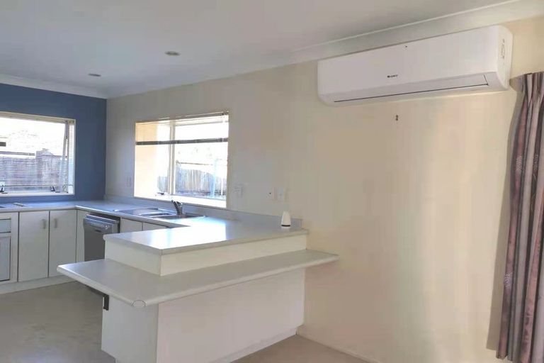 Photo of property in 1/9 Travers Place, Northpark, Auckland, 2013