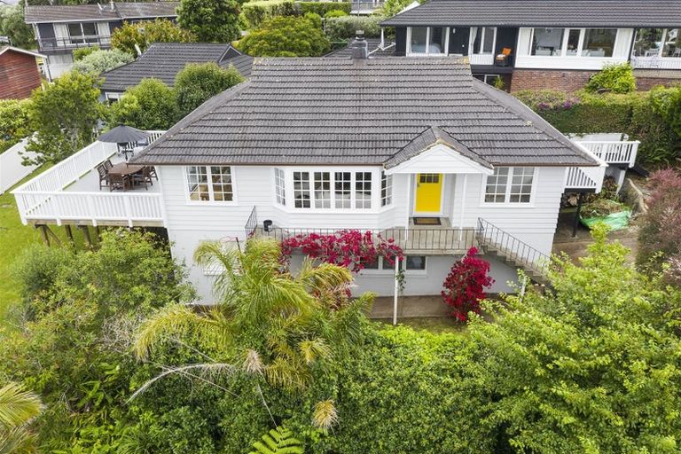 Photo of property in 5 Page Point, Mellons Bay, Auckland, 2014
