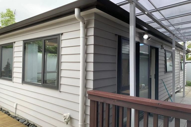 Photo of property in 5 Lexington Drive, Botany Downs, Auckland, 2010