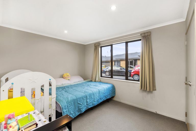 Photo of property in 2/31 Jones Crescent, Melville, Hamilton, 3206