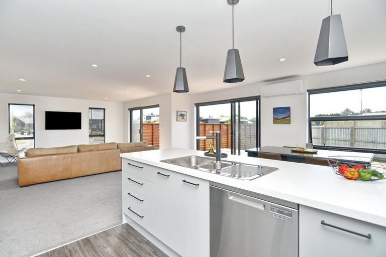 Photo of property in 10 Hamlett Drive, Woodend, 7610