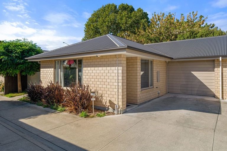 Photo of property in 42 Thackeray Place, Waltham, Christchurch, 8023