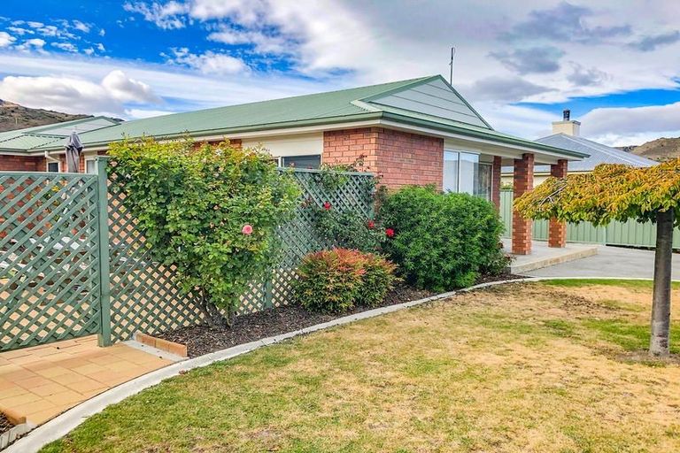 Photo of property in 64 Erris Street, Cromwell, 9310