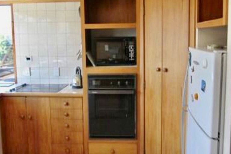 Photo of property in 2/13 Saltburn Road, Milford, Auckland, 0620