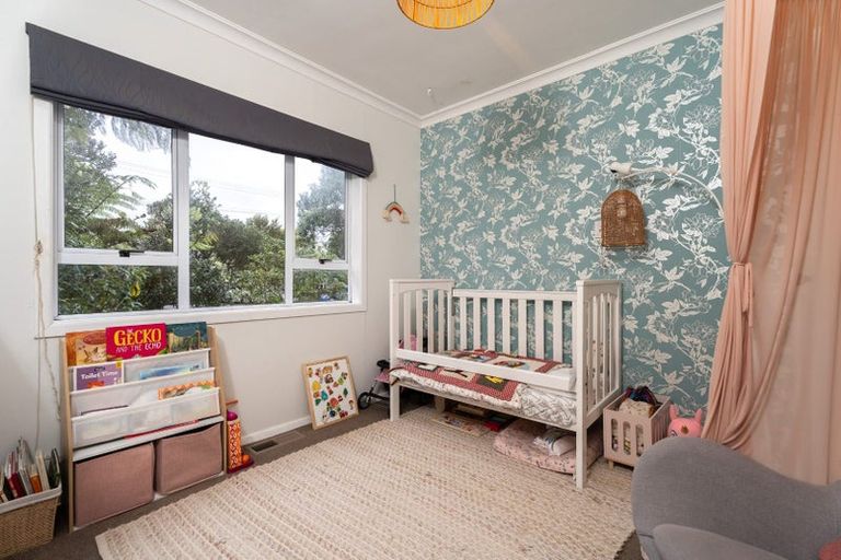 Photo of property in 9 Franklyn Road, Tawa, Wellington, 5028