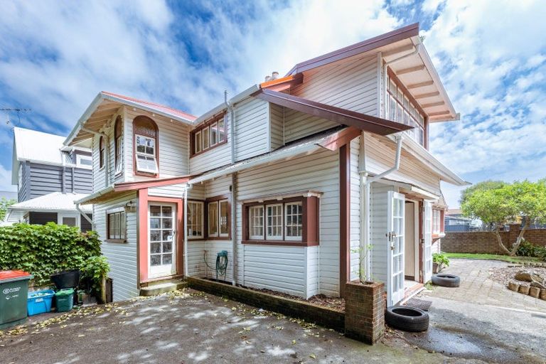 Photo of property in 151 Powderham Street, New Plymouth, 4310