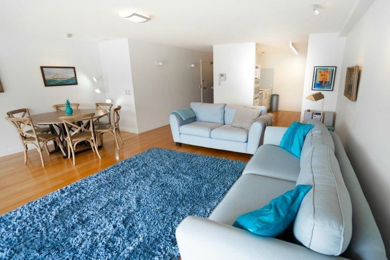 Photo of property in Aqua, 4/74 Oriental Parade, Oriental Bay, Wellington, 6011