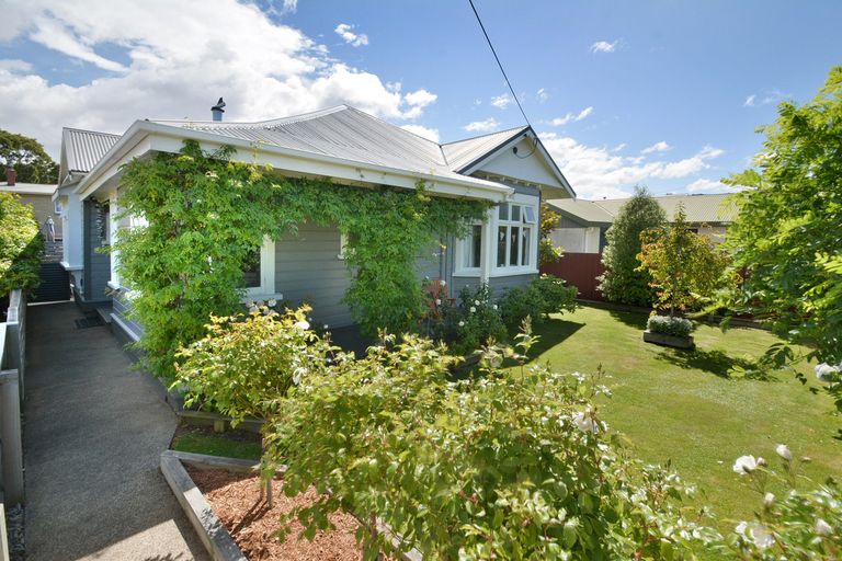 Photo of property in 27 Lochend Street, Musselburgh, Dunedin, 9013
