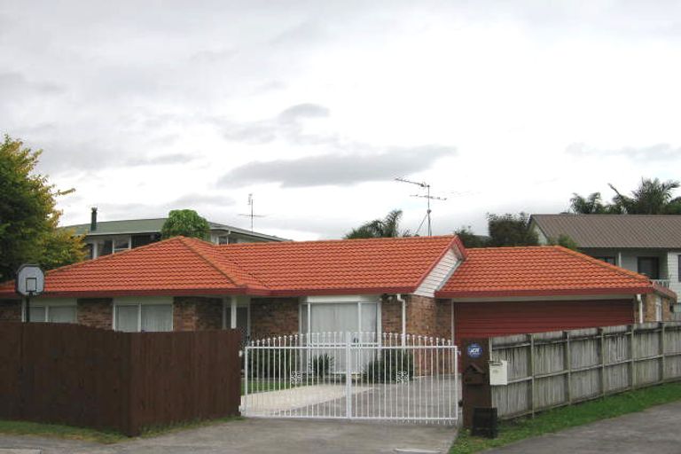 Photo of property in 46 Patts Avenue, Glendene, Auckland, 0602