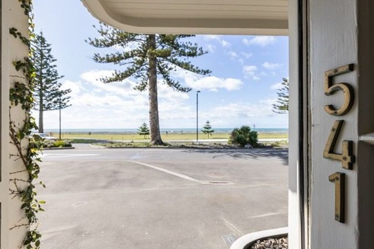Photo of property in 4/541 Marine Parade, Napier South, Napier, 4110