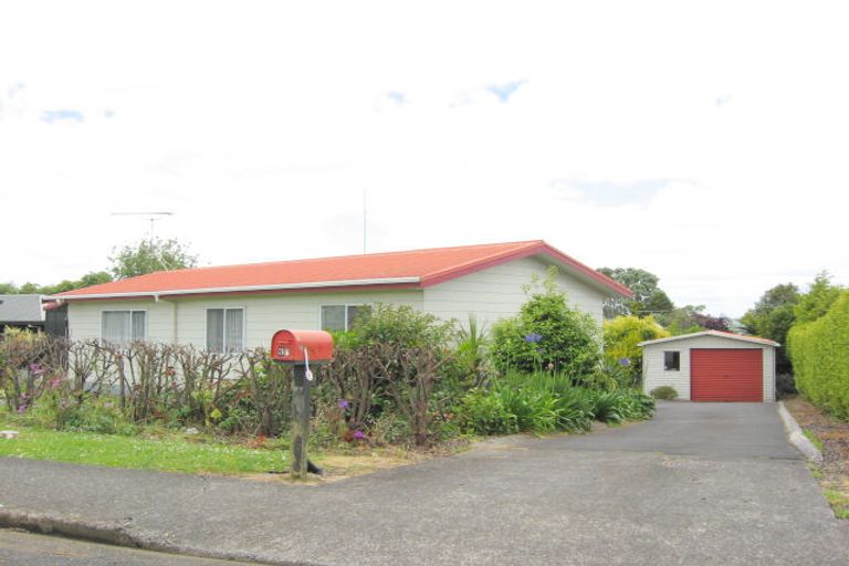 Photo of property in 30 Puriri Road, Pukekohe, 2120